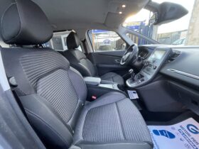 
									RENAULT SCENIC CC 1.5 DCI 110 CV SPORT EDITION full								
